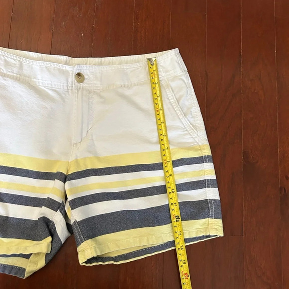 Columbia Women's Sun Protection Shorts Size 10 White with Gray & Yellow … - Picture 6 of 13